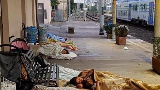 Centinaia di commenti alla fotografia La denuncia del ferroviere viaggia sul web