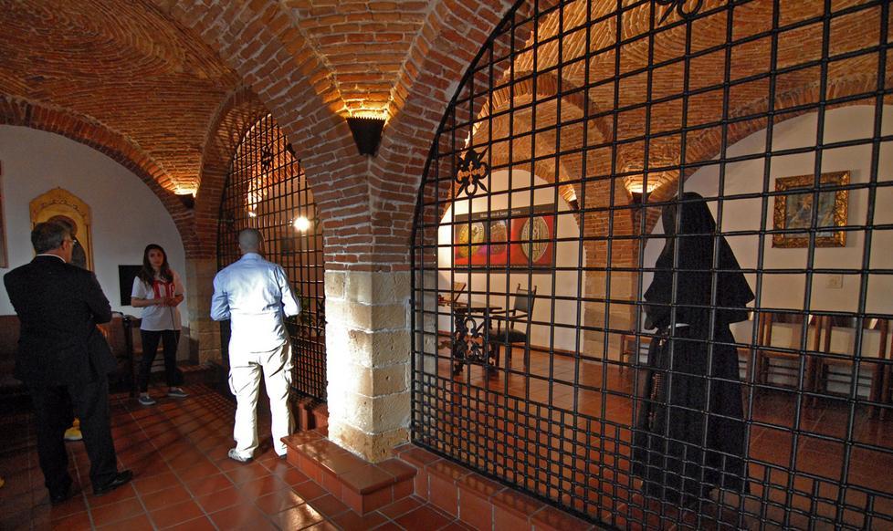 La porta santa del monastero 
