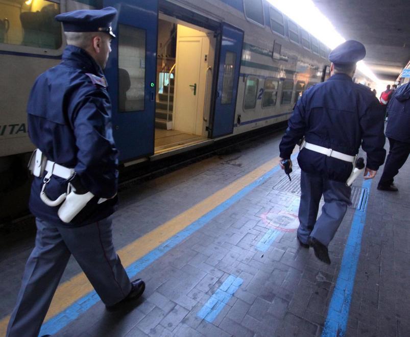 Turista rapinato in treno Arrestate due persone 