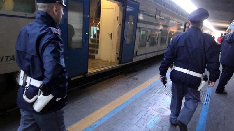 Turista rapinato in treno Arrestate due persone