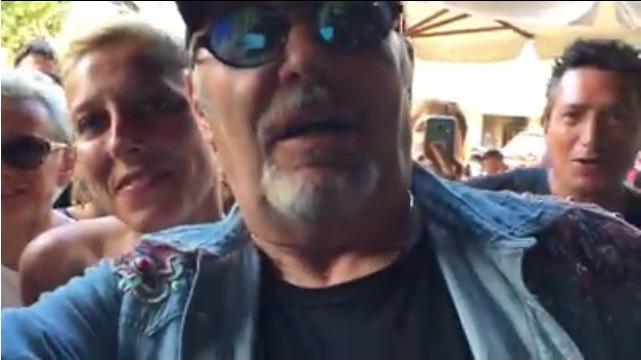 Un fermo immagine del video pubblicato da Vasco