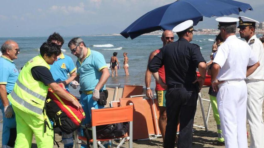 Turista ospite a Montecatini muore nel mare di Viareggio