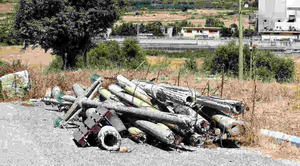 Rifiuti abbandonati nella zona di Tossilo