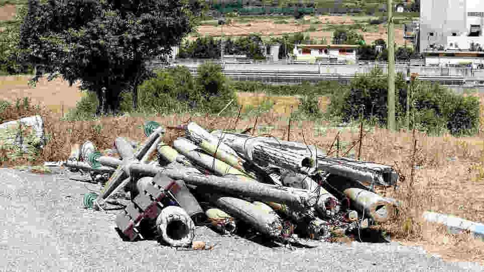 Rifiuti abbandonati nella zona di Tossilo