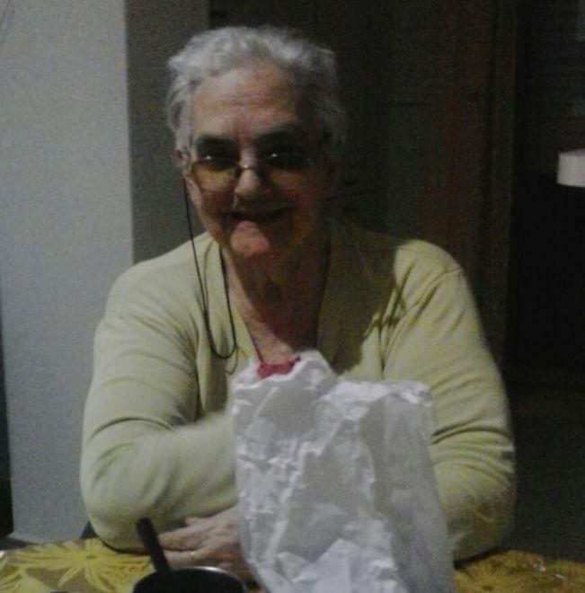 L’ultimo saluto alla celebre “tzia Mena”