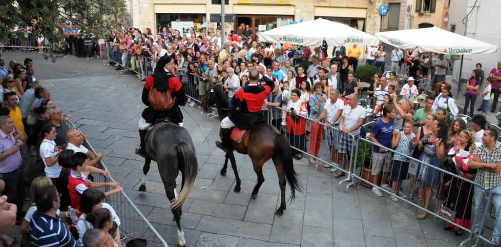 I cavalieri del Redentore: «Disertiamo il corteo» 