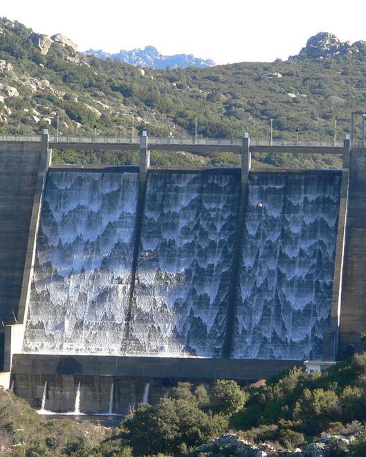 Critiche verso il sindaco per l’acqua non potabile