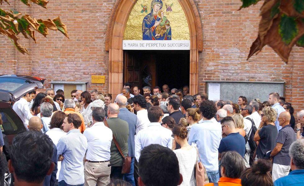 Alessandra, fiore reciso nel giorno del compleanno 