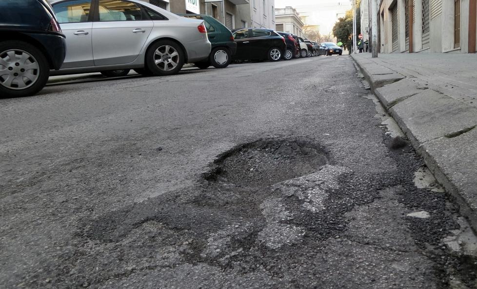 Sassari, task force contro le buche nelle strade