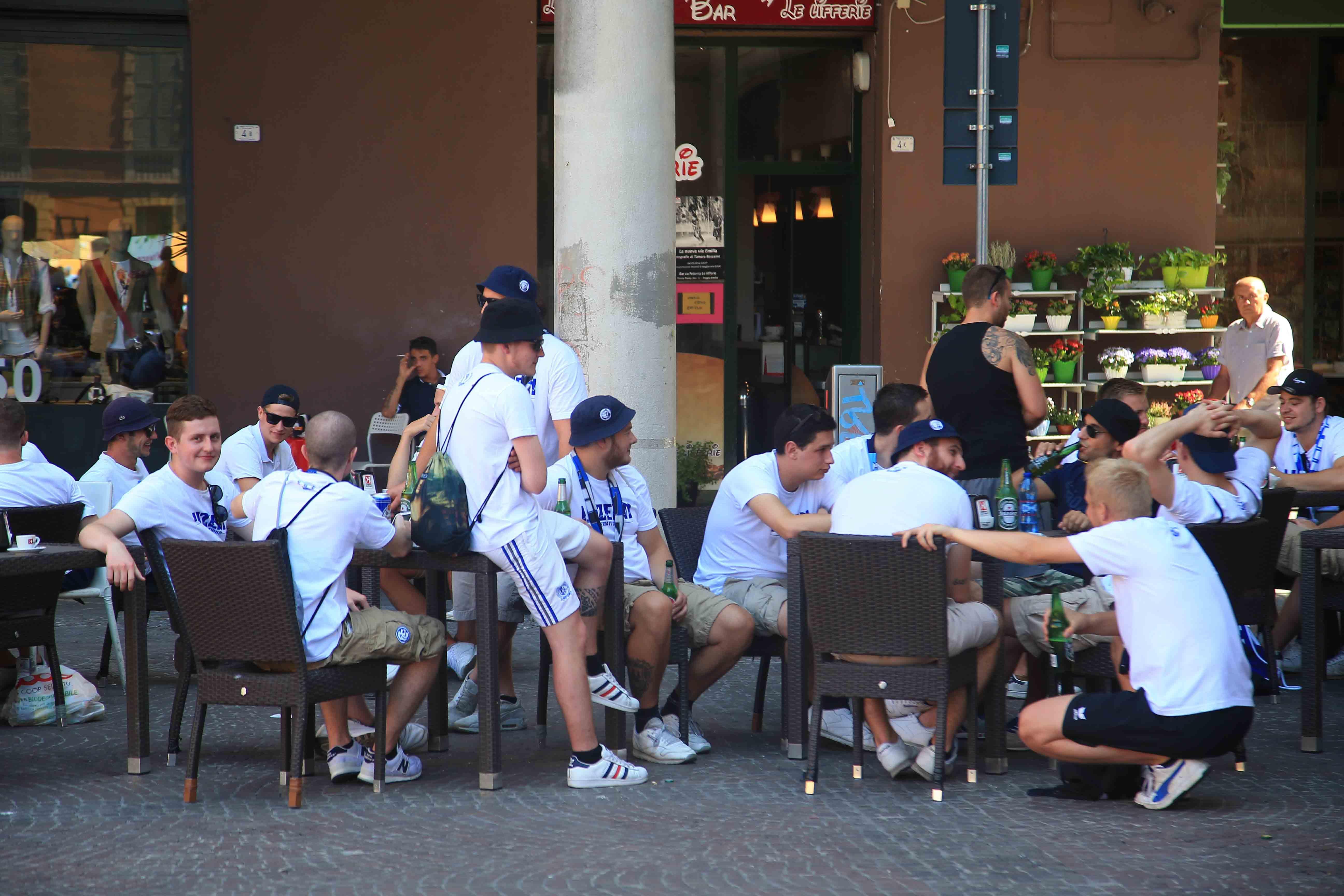 Reggio Emilia invasa dai tifosi, ordinanza urgente vieta la vendita di alcol