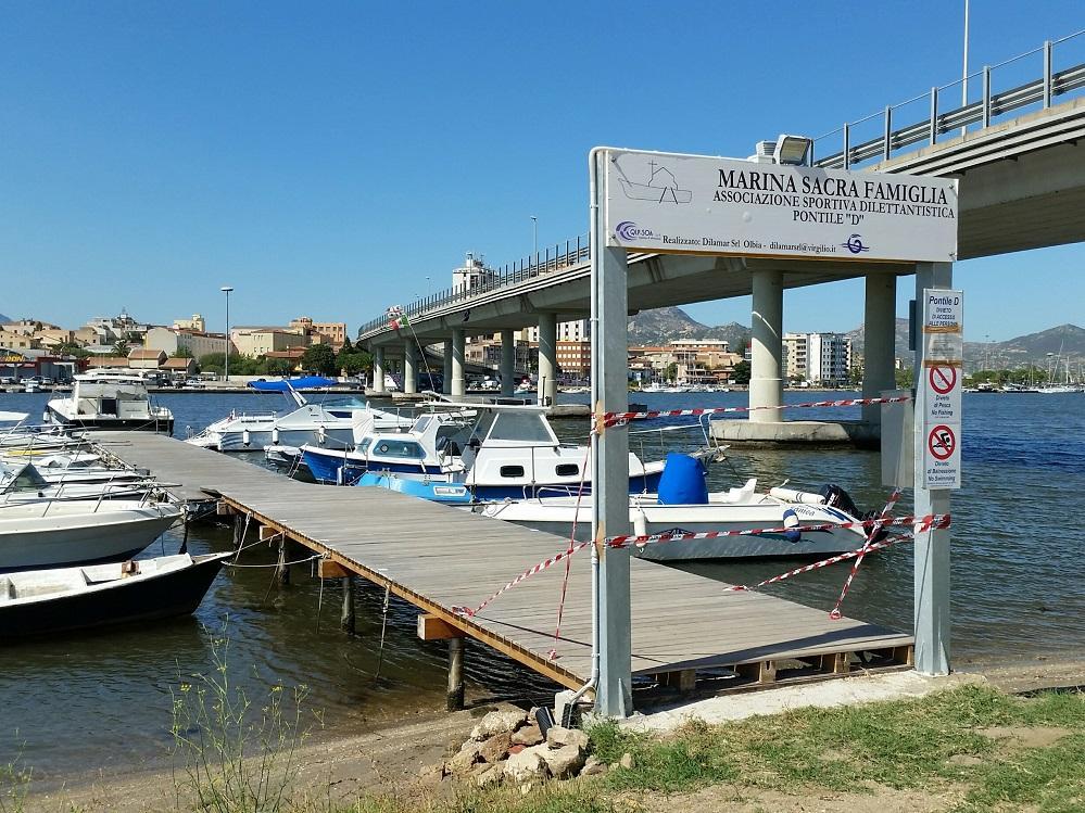 I sigilli ai pontili della Marina della Sacra Famiglia