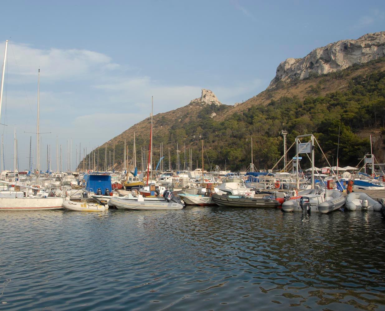 Il porto di Marina Piccola