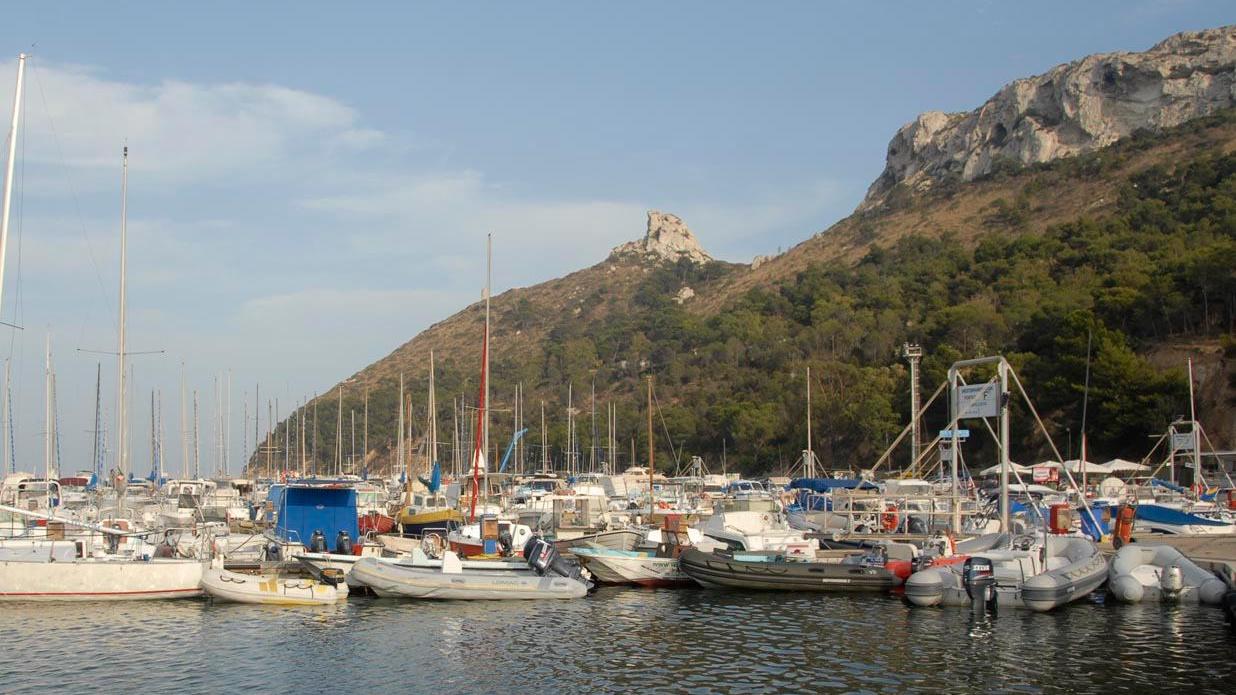 Il porto di Marina Piccola
