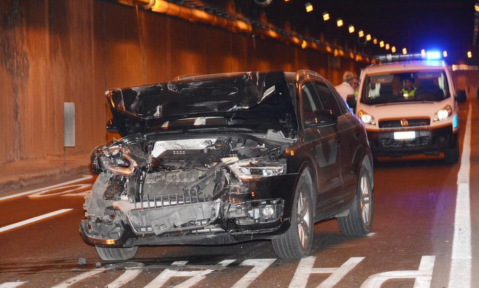 Olbia, tamponamento nel tunnel: tre feriti 