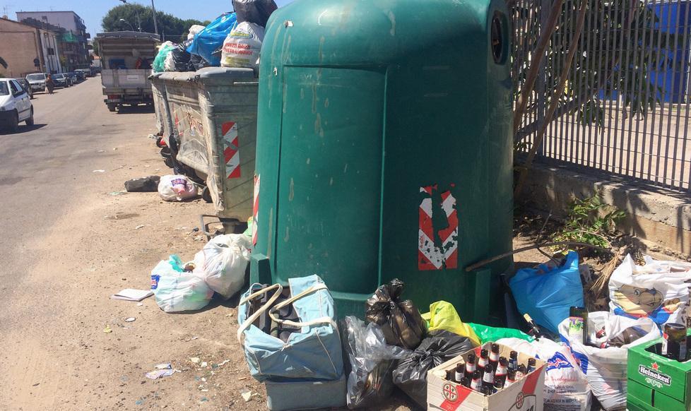 Alghero invasa dai rifiuti, crescono le denunce