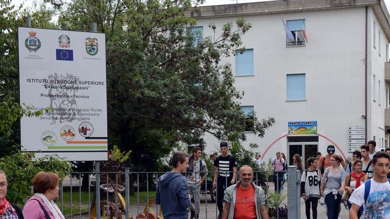 Scuole a Modena, 600 iscritti in più: stanziati 170mila euro