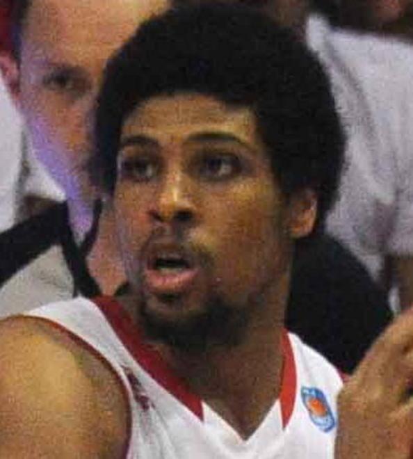 Wayne Blackshear ha scelto l’Unieuro Forlì The Flexx corre ai ripari