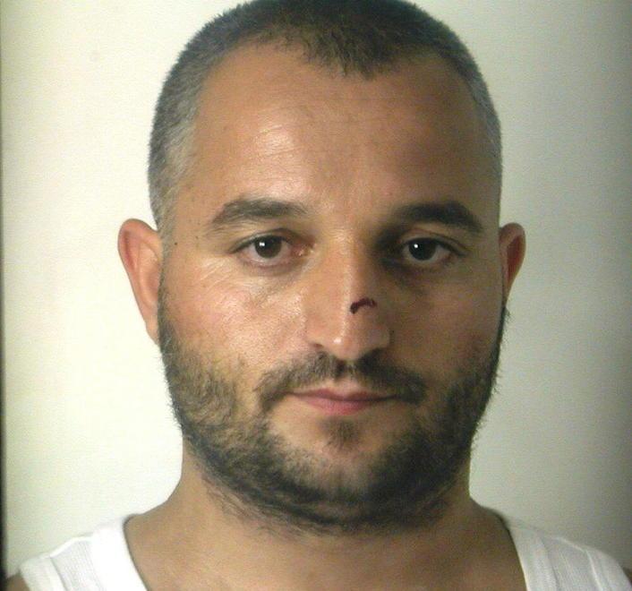 «Vi prego, arrestatemi Non sopporto mia moglie» 