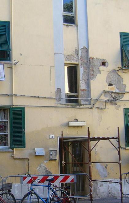 Indagine della procura sulla casa occupata 
