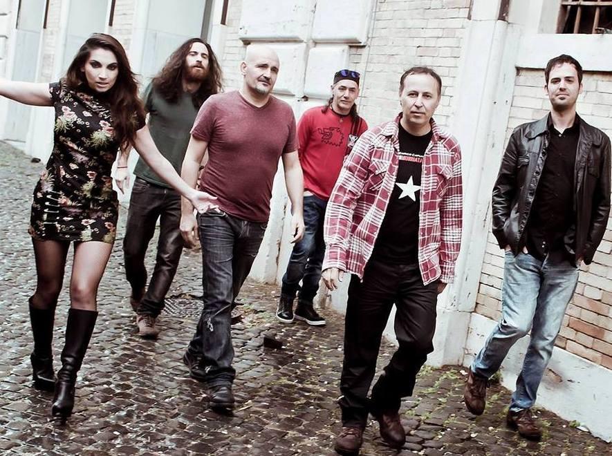 A ritmo di “Tammurriata” Il rock sposa la musica folk