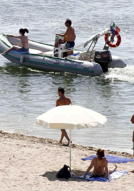 Salvataggio e ipotesi «In spiaggia libera gestione ai consorzi» 