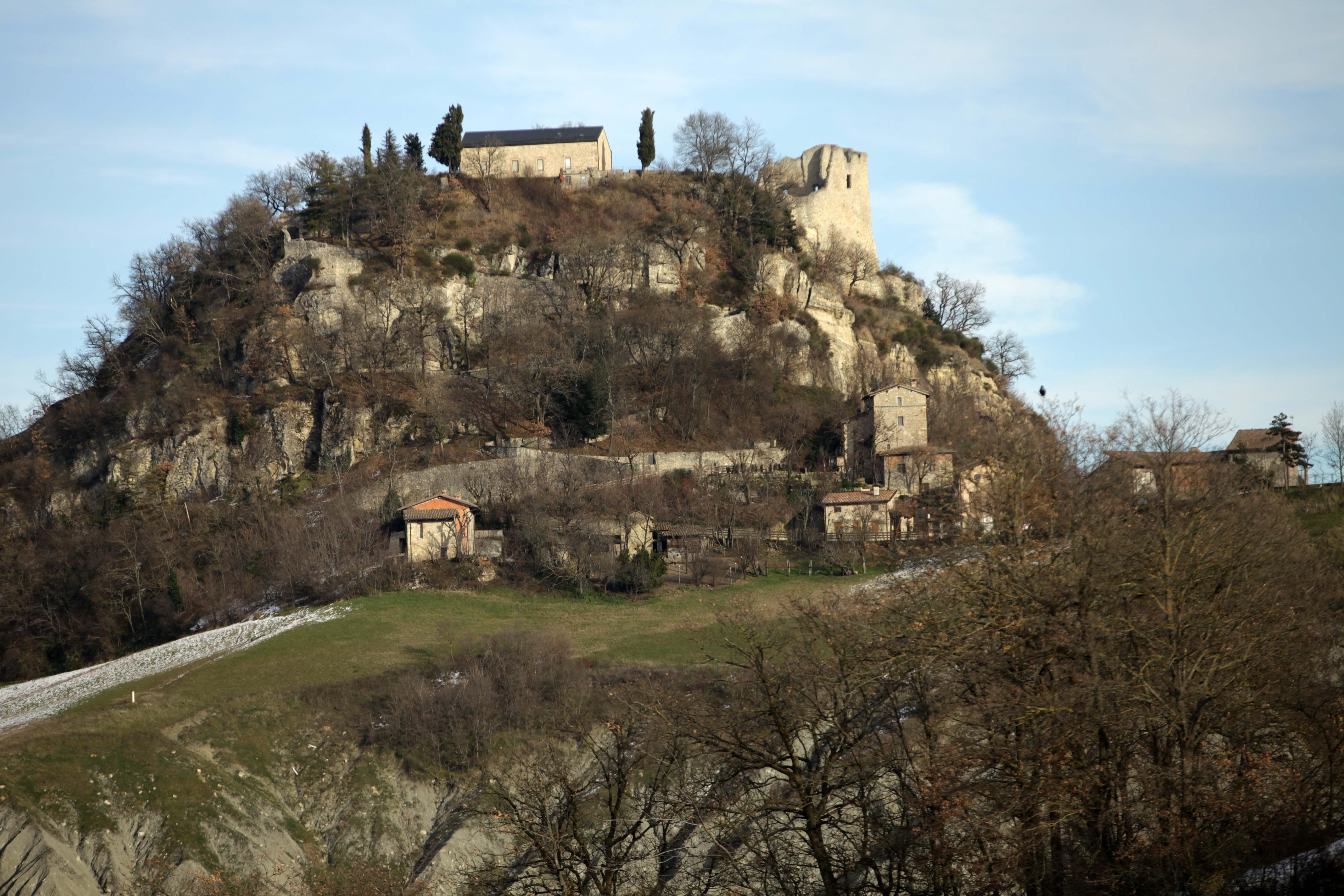 Tre milioni per il castello di Canossa