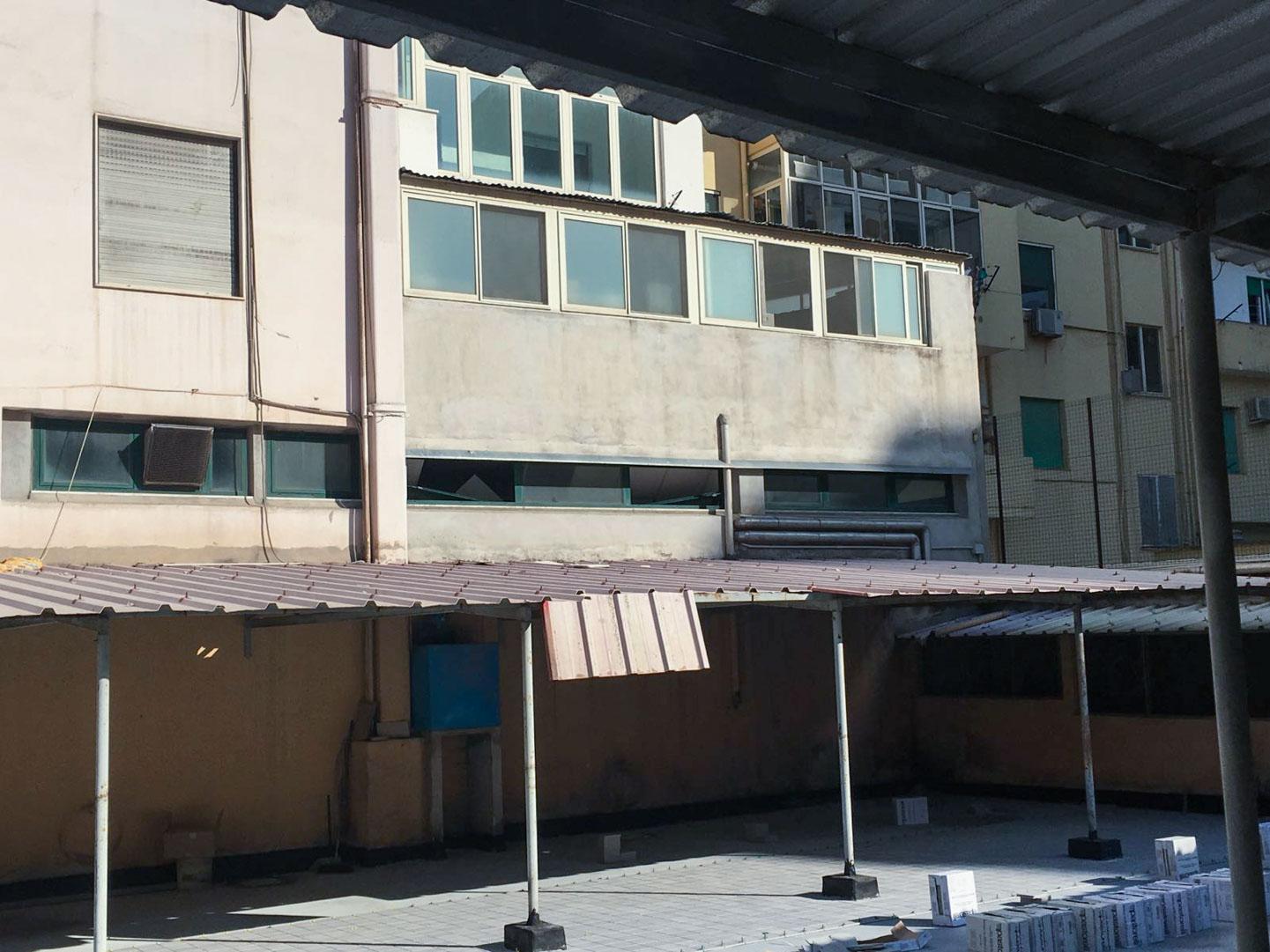 Il retro del Banco di Sardegna in via Machiavelli (foto Mario Rosas)