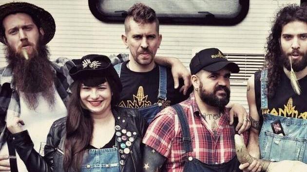Parte oggi la Festa della Birra e sul palco la musica è rock