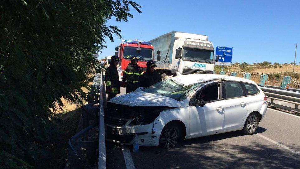 Macomer, incidente non grave sulla 131