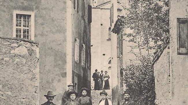 La storia di Zocca in duecento foto