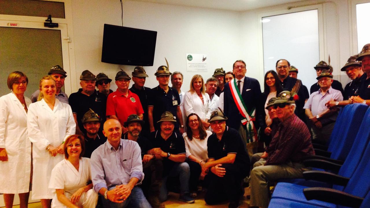 Gli Alpini di Modena donano le poltrone ad Oncologia