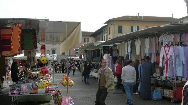 Mercato in piazza Romero ma ci sarà una navetta