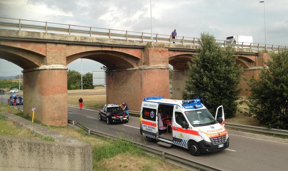 Precipita dal ponte del Diversivo e muore