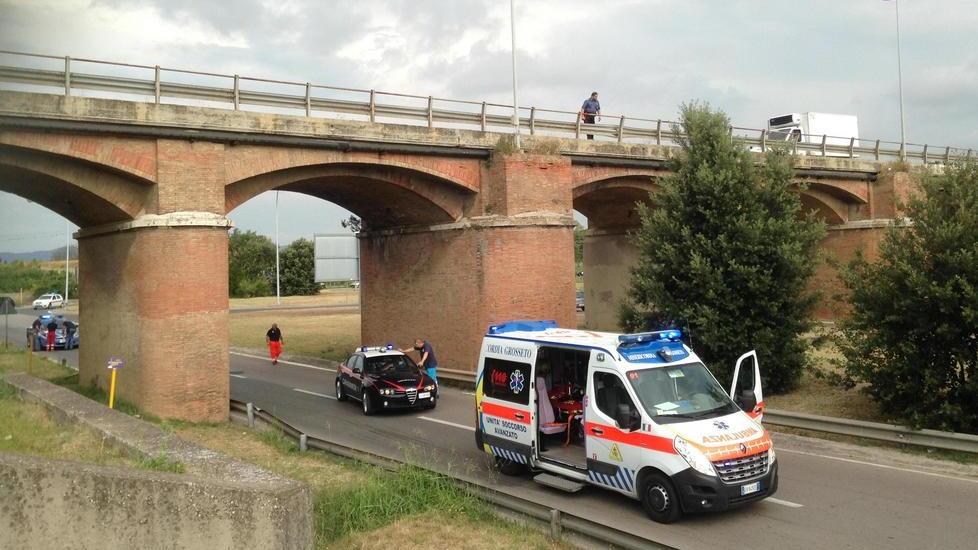 Precipita dal ponte del Diversivo e muore