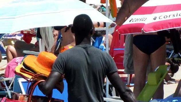 Otto mesi al venditore arrestato in acqua «Controlli a tappeto»
