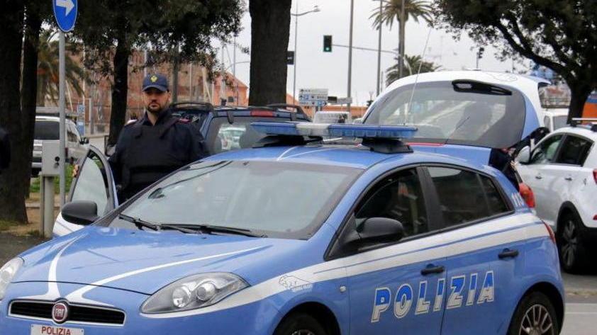 Furgone con bara in sosta scatta l’allarme alla polizia