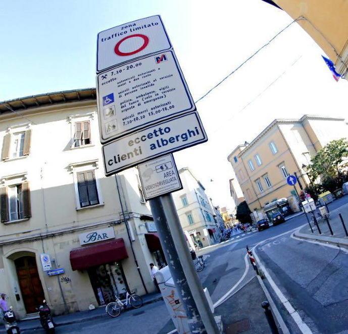 Ztl, la rivolta degli artigiani: «Fermatevi» 