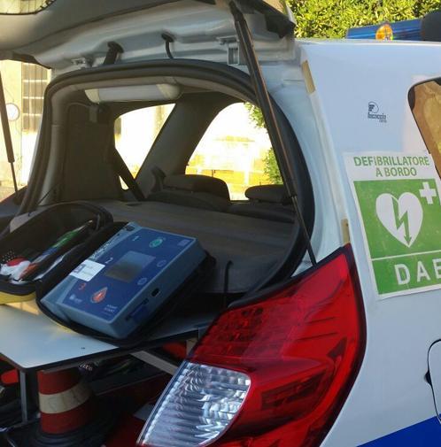 Defibrillatori sulle auto