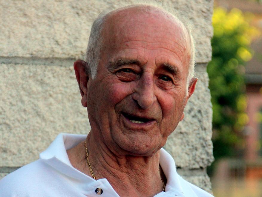 «Pugni in faccia, urlavano dacci i soldi» 