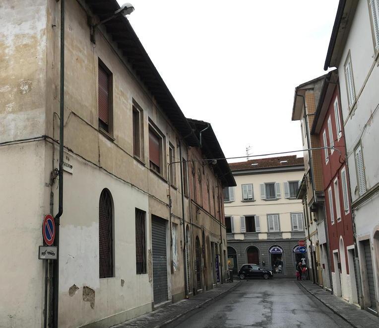 Spaccio di droga in strada risse e bivacchi notturni 