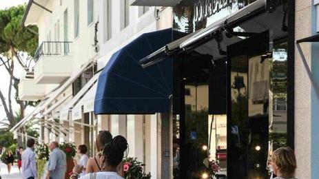 Il tempo dello champagne fa posto a quello del Sassicaia