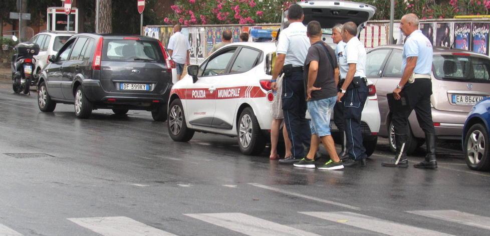 Coppia investita, la donna è stata operata 