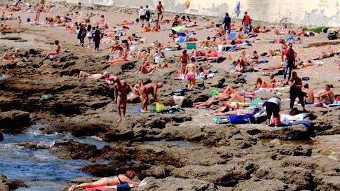 Noi, tutti ponce e abbronzatura