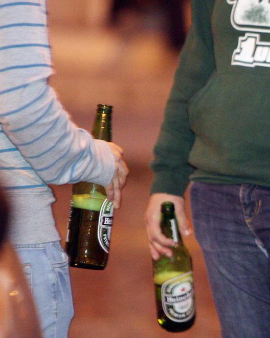 Reggio Emilia, estesa l’ordinanza anti alcol 