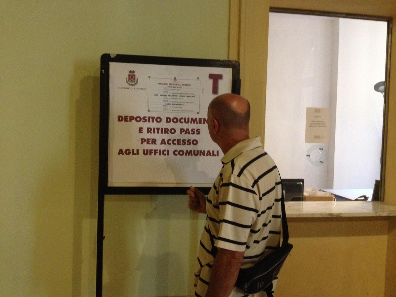 Accesso blindato in Comune, falsa partenza dei pass 