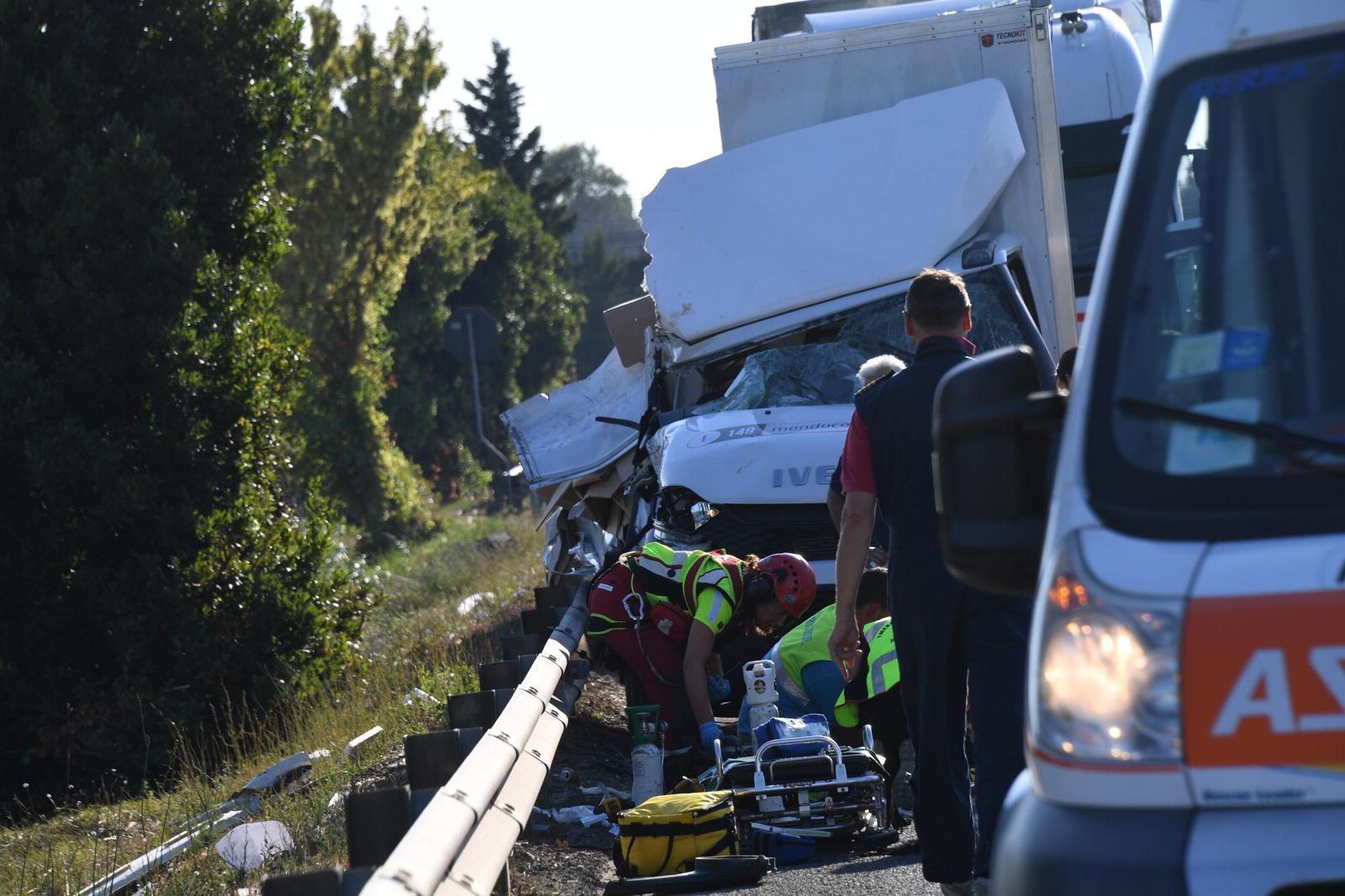 Una scena dell'incidente (foto Silvi)