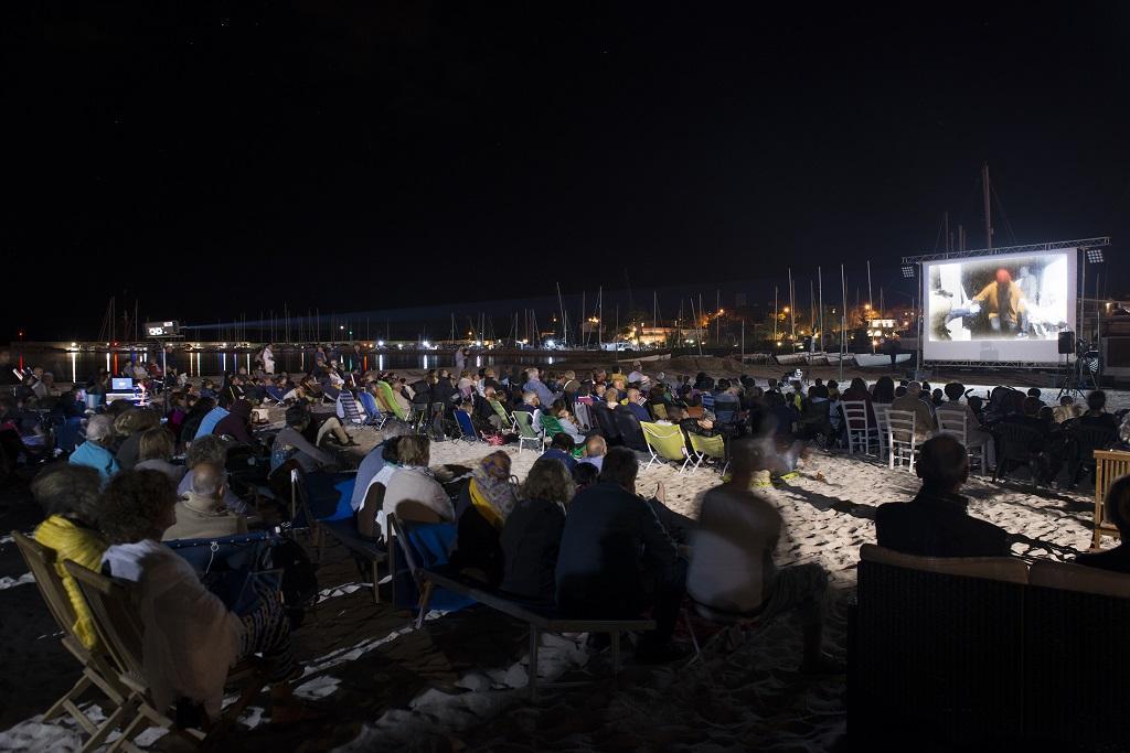 La proiezione del film "Fuocoammare" al Vel Marì di Fertilia