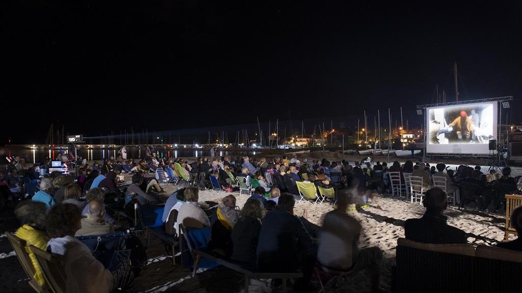 La proiezione del film "Fuocoammare" al Vel Marì di Fertilia