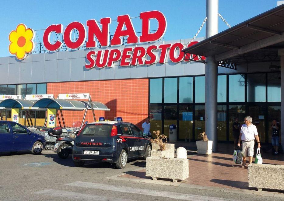 Ladri acrobati svaligiano la Conad 