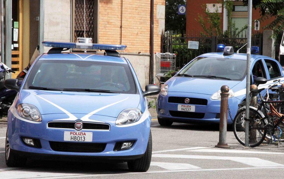 Litiga per una donna e si ribella agli agenti 